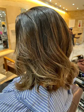 ミディアム LucksiMie ginza 明松のヘアスタイル