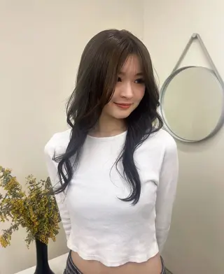 カラー 井上 七海のヘアスタイル