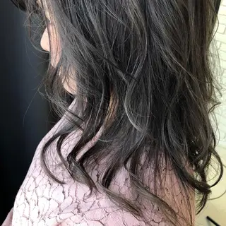 ロング カラー ORIKA 美容室のヘアスタイル