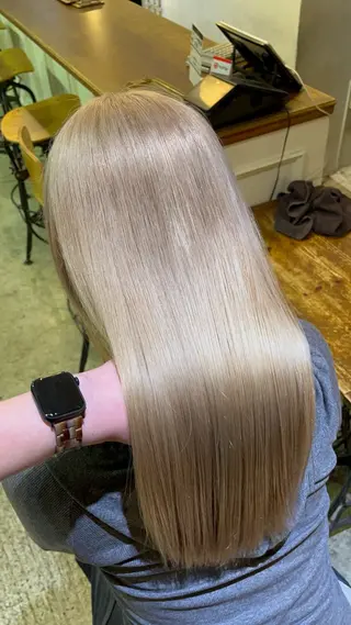 ミディアム カラー ヘアアレンジ 菅宮 皐のヘアスタイル