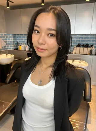 ミディアム カラー 似合わせカット✂︎ りょお🫧のヘアスタイル