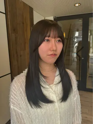 ロング カラー 内沼 恵留菜のヘアスタイル