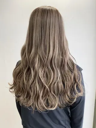 セミロング カラー パーマ ヘアアレンジ ハイトーン カラーのヘアスタイル