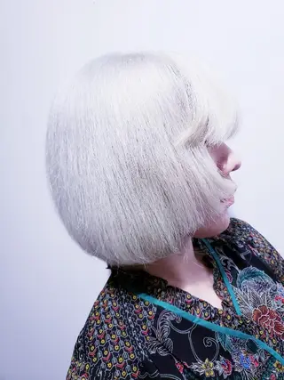 カラー ミディアム 饒平名 知也のヘアスタイル