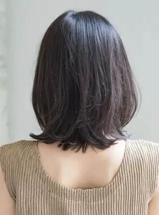 ミディアム 石川 幸呼のヘアスタイル