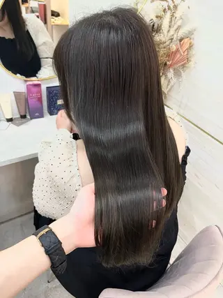 セミロング カラー 🤍あみ🤍暗髪オリ ーブ特化🌿髪質改善のヘアスタイル