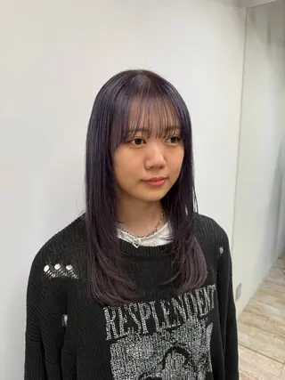ロング カラー カットパーマ3000 円/水曜日モデルのヘアスタイル