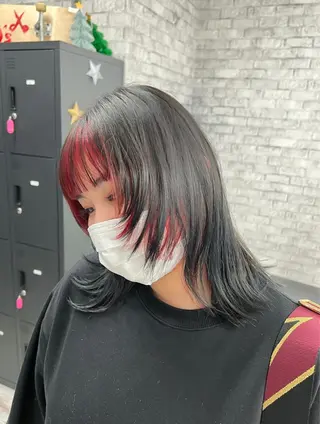 ミディアム カラー パーマ ヘアアレンジ メンズ キッズ ネイル マツエク・マツパ アイブロウ 🐺ウルフ×ハイトー ン🖤Yukinoのヘアスタイル