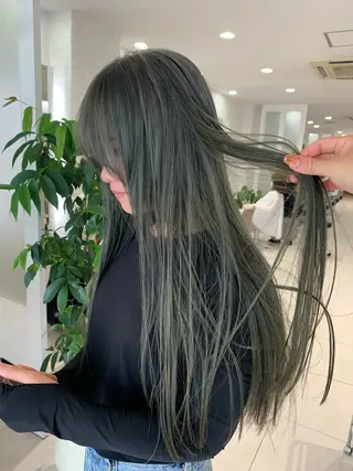 ロング 矢澤 明日香のヘアスタイル