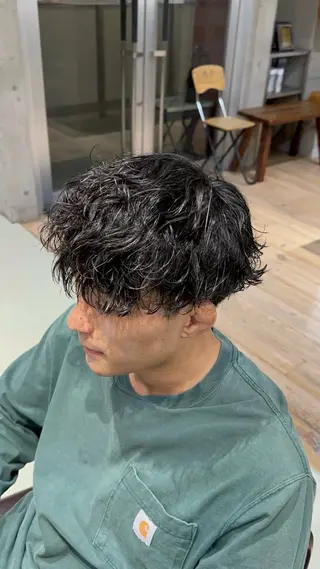 パーマ メンズ fifth原宿 宮部蓮のヘアスタイル