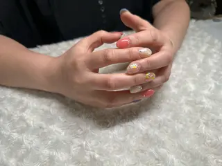 ネイル salon de 4H所属・小林 麻里のネイルデザイン