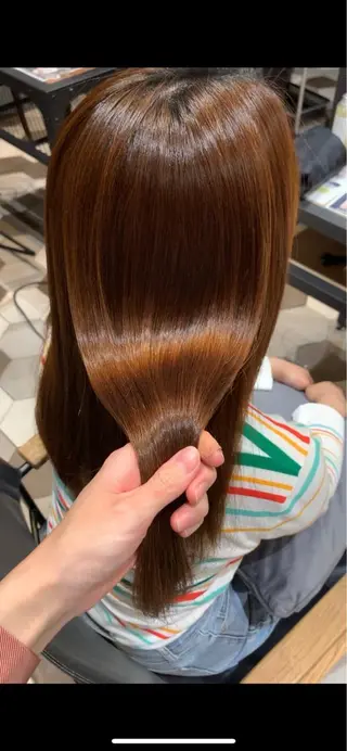 ロング 髪質改善、縮毛矯正 酸性縮毛矯正のヘアスタイル