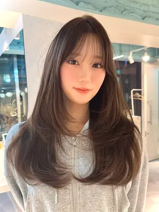 ロング ハイレイヤー/顔周り /レイヤーカットのヘアスタイル
