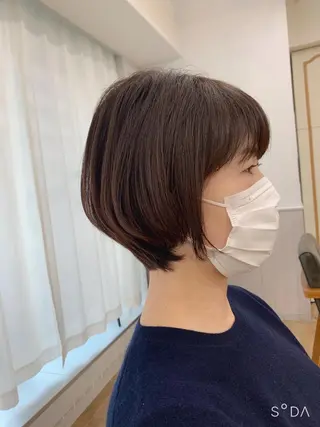 ミディアム レイヤーカット 🌿透け感カラーのヘアスタイル