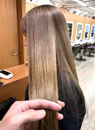 ロング カラー 透明感カラー ゆうだいのヘアスタイル