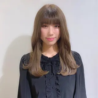 セミロング カラー ヘアアレンジ 柔らか垢抜けｶﾗｰと ｶｯﾄ🫧ASUKAのヘアスタイル