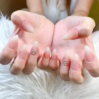 ネイル 根津 綾子のネイルデザイン