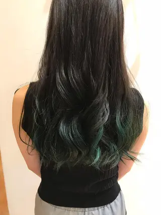 ロング 浦田 智里のヘアスタイル