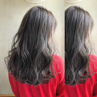 ロング カラー ツキノキ ミナのヘアスタイル