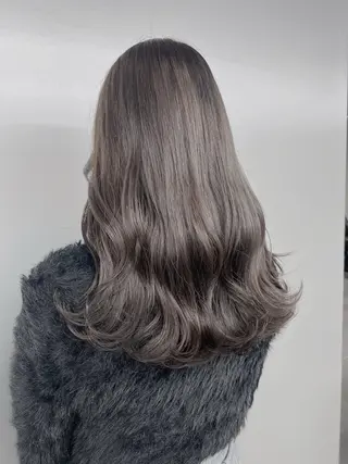 ロング カラー 透明感カラー グレージュ/あいのヘアスタイル