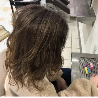 ミディアム カラー 畑山 紗耶佳のヘアスタイル