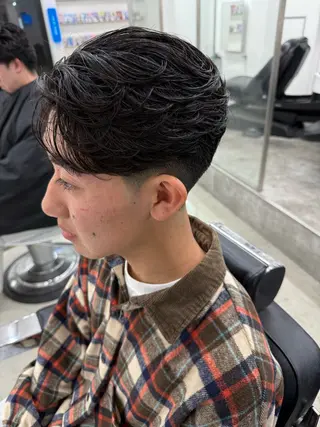 パーマ メンズ Lond LOGAN所属・🔥波巻き/ツイスパ 特化🔥メンズパーマのヘアスタイル