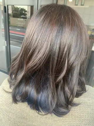 ミディアム カラー コジマ ツムギのヘアスタイル