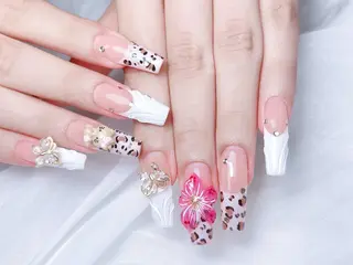 ネイル M🌷nail 長さだし専門店のネイルデザイン