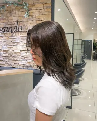 セミロング 秋山 智香のヘアスタイル