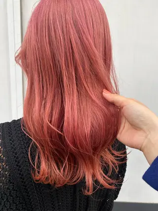 ミディアム 小林 朋花のヘアスタイル