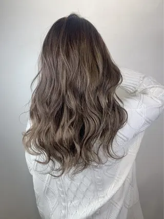 ミディアム カラー _WHITE+ 南海難波店のヘアスタイル