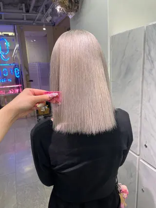 カラー MOMOKA🍑プル エクステ・ハイトーンのヘアスタイル