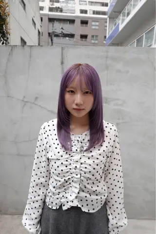 カラー hinata /ハイトーンのヘアスタイル