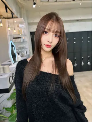 ロング カラー レイヤーカット 透明感カラーのヘアスタイル