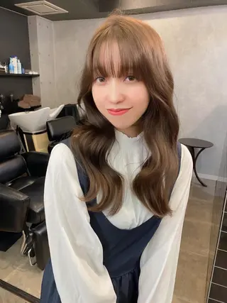 セミロング 大人可愛いレイヤー 大田のヘアスタイル