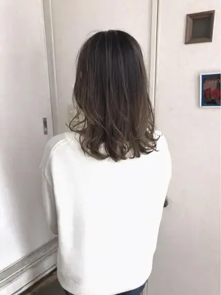 ミディアム カラー ヘアアレンジ 三輪 太一のヘアスタイル