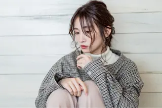 ミディアム カラー 出村谷 雄太のヘアスタイル