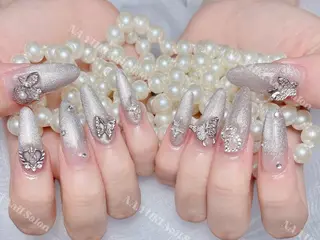 ネイル Queenie 🦋のネイルデザイン