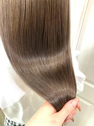 ロング カラー uros.中目黒 moekaのヘアスタイル