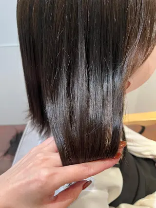 ミディアム カラー 片岡 由依のヘアスタイル