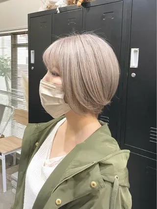 ショート カラー パーマ ヘアアレンジ メンズ キッズ ネイル マツエク・マツパ アイブロウ 切りっぱなしヘアボブ ミディアムヘアRYOのヘアスタイル