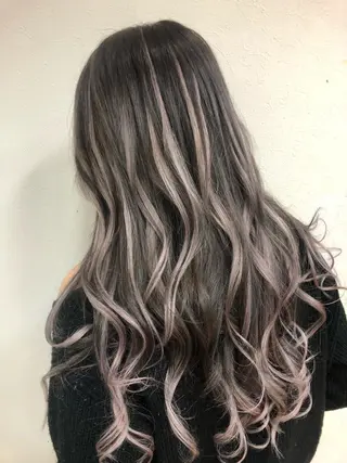 カラー ダブルスキルエクステ /羽エクステ白石宇由のヘアスタイル