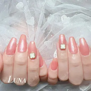 ネイル 🦋 Queenieのネイルデザイン