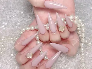ネイル Queening 🦋のネイルデザイン