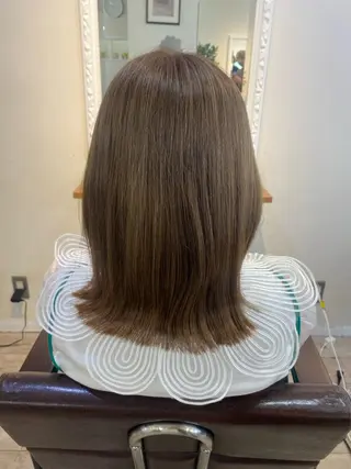 ミディアム カラー 松井 優佳のヘアスタイル