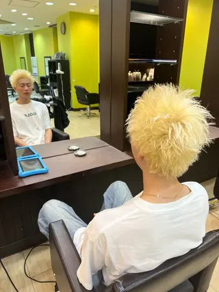 ショート カラー ハイトーン／パーマ 特化平田のヘアスタイル