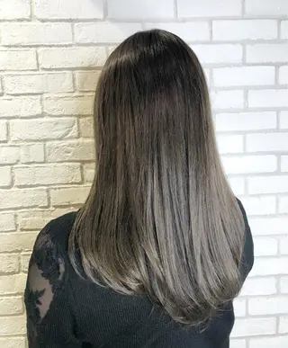 ロング カラー 佐藤 高徳のヘアスタイル
