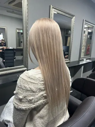 セミロング ハイトーンカラー 坂本 翼のヘアスタイル