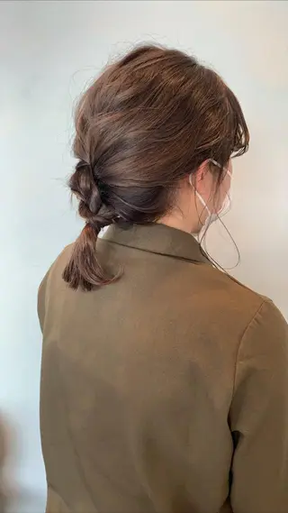 ロング カラー SAKINO． ベージュカラーのヘアスタイル