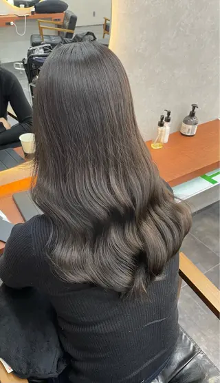 ミディアム 佐藤 菜穂のヘアスタイル